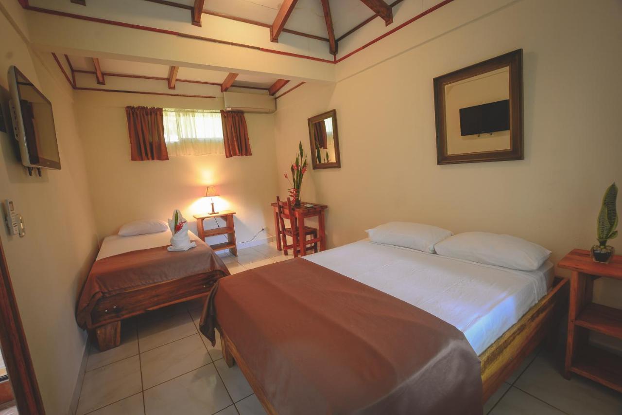 Hotel Cerro Lodge Tarcoles Exterior photo